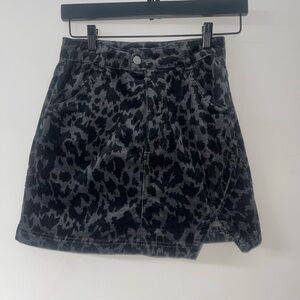 Anthropologie pilcro leopard mini skirt size 2